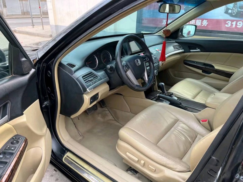保定10年本田雅阁4