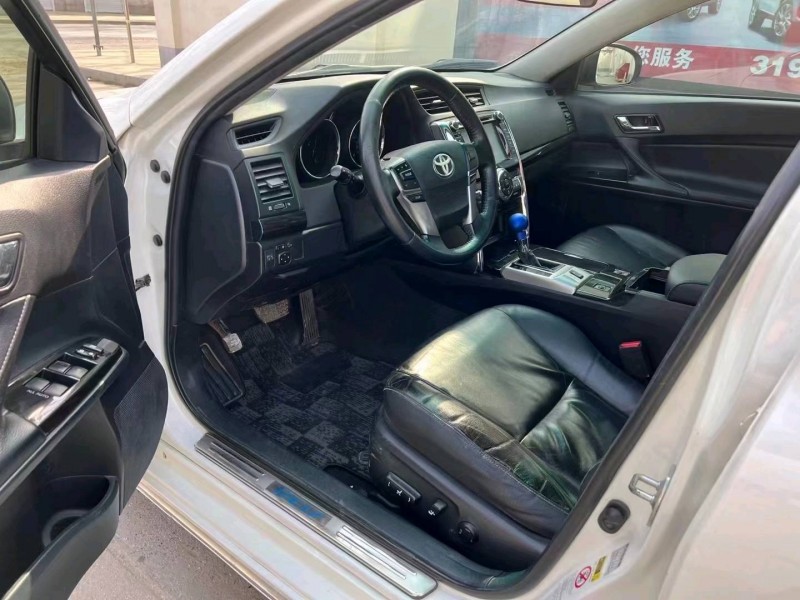 保定12年丰田锐志4