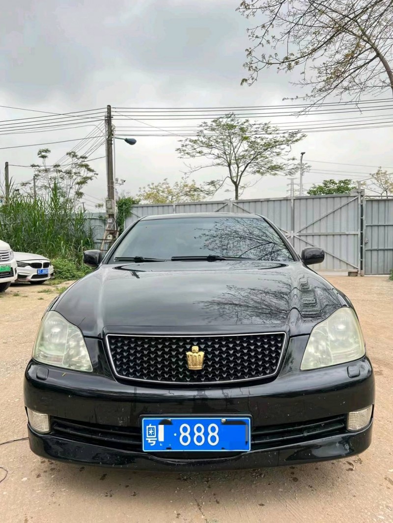 广州05年丰田皇冠1