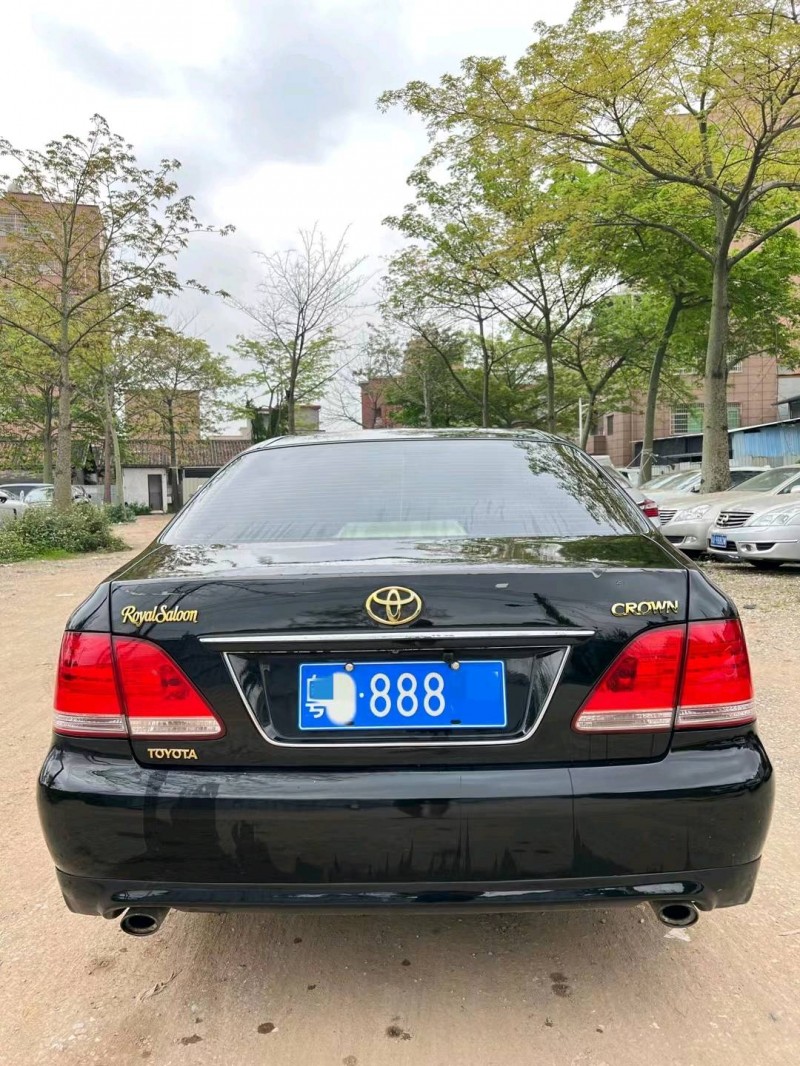 广州05年丰田皇冠9