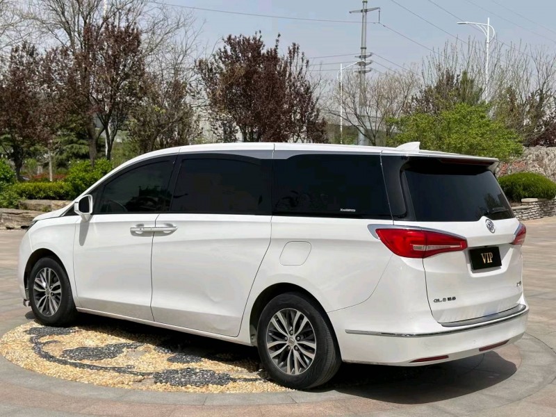 青岛18年别克GL86