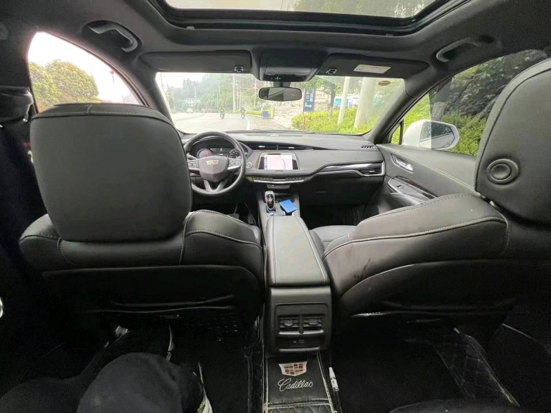 重庆21年凯迪拉克XT44
