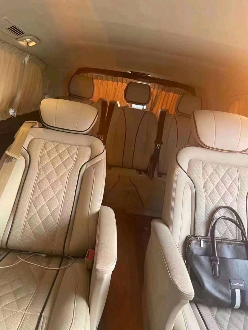 济南17年奔驰威霆6