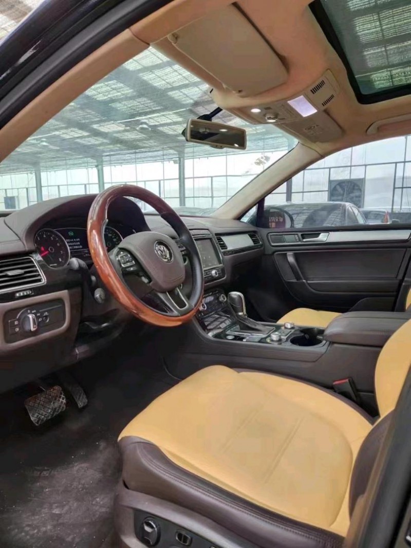 济南18年大众途锐8