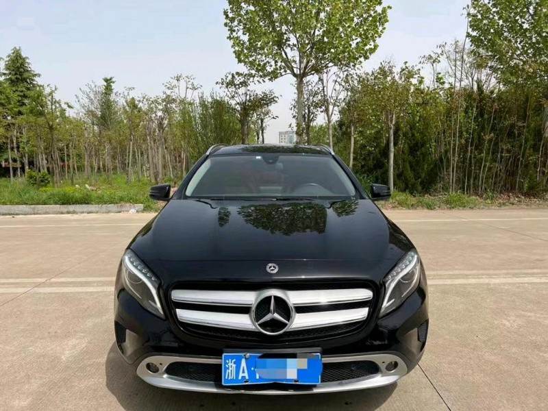 盐城17年奔驰GLA1