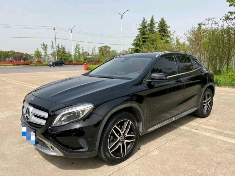 盐城17年奔驰GLA3