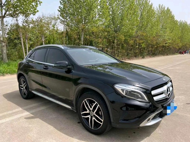 盐城17年奔驰GLA2