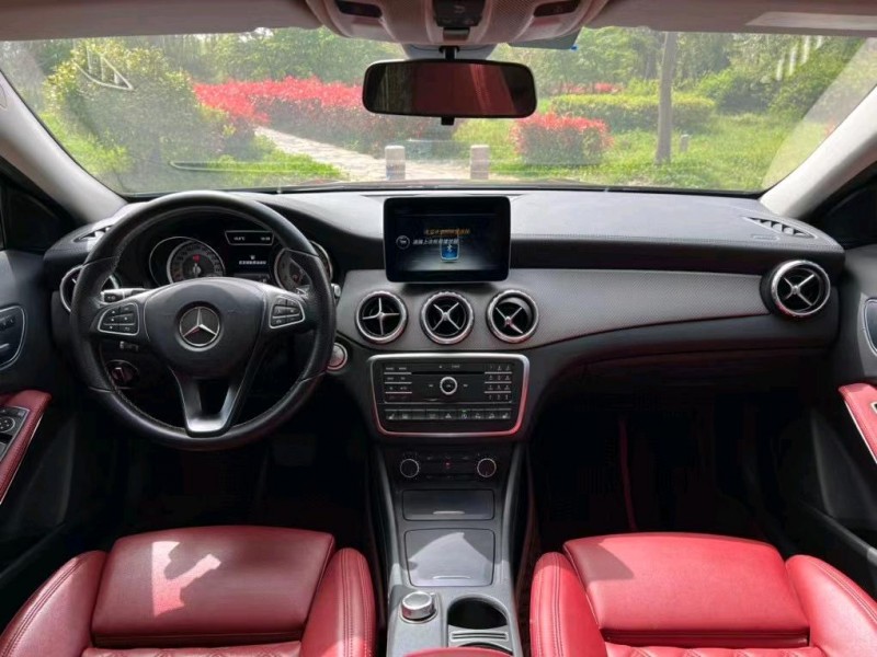 盐城17年奔驰GLA8