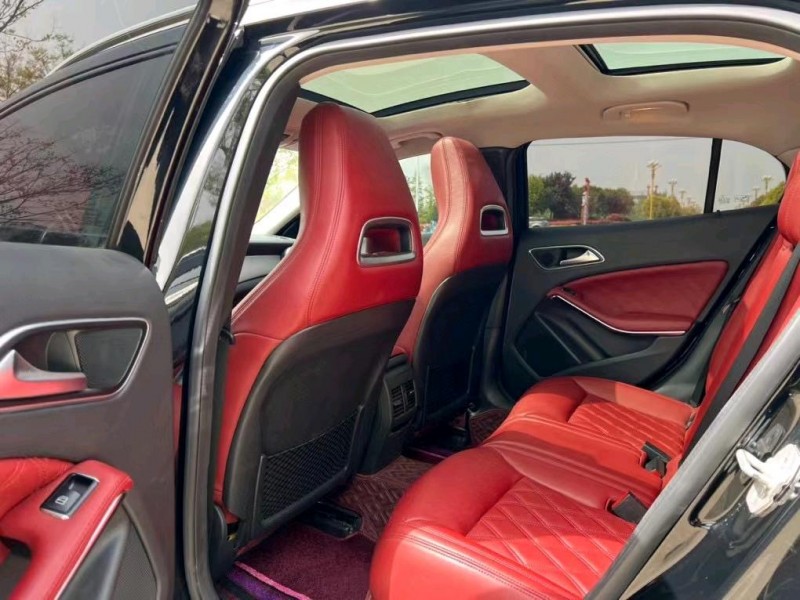 盐城17年奔驰GLA7