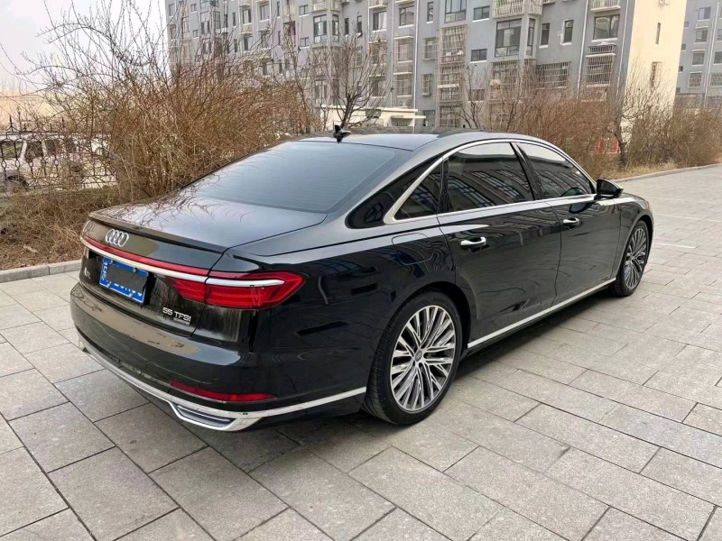 青岛19年奥迪A8L4