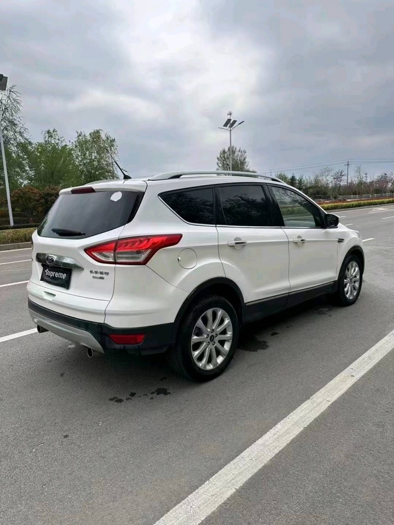 淄博16年福特翼虎4