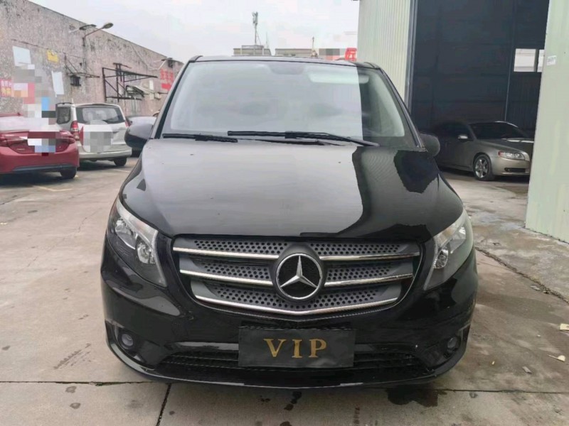 东莞21年奔驰威霆1