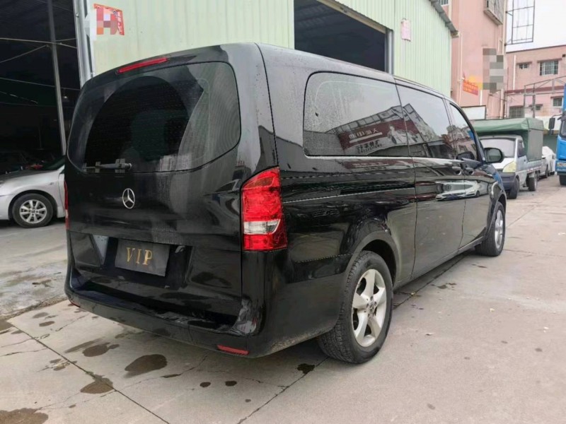 东莞21年奔驰威霆7