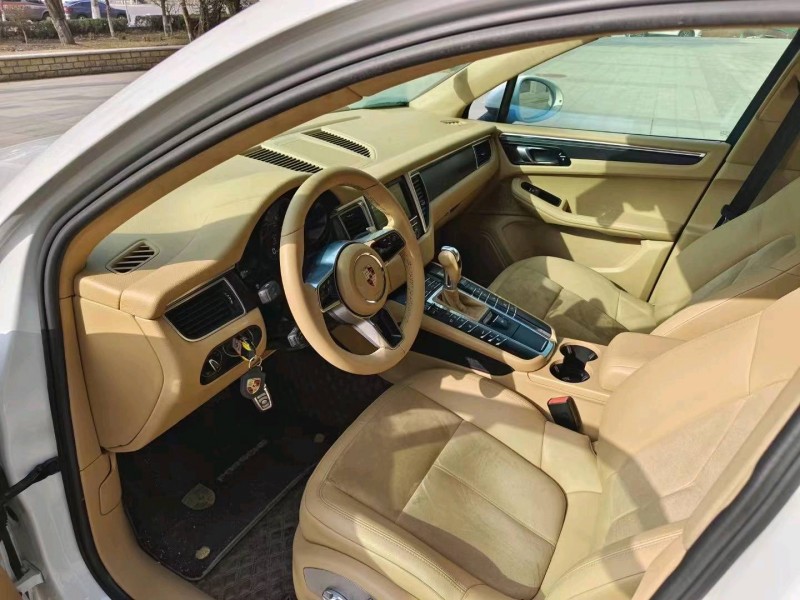沈阳16年保时捷Macan3