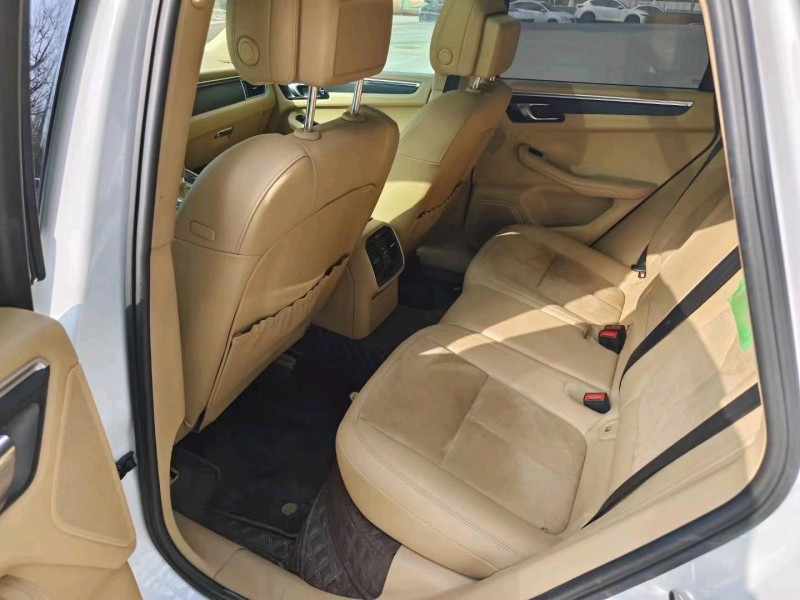 沈阳16年保时捷Macan9