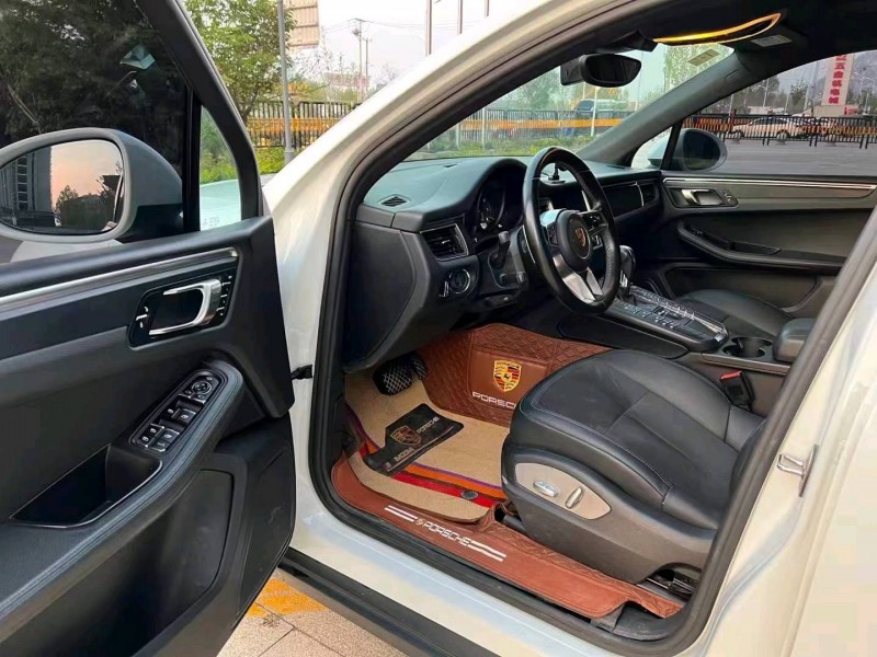 青岛17年保时捷Macan6
