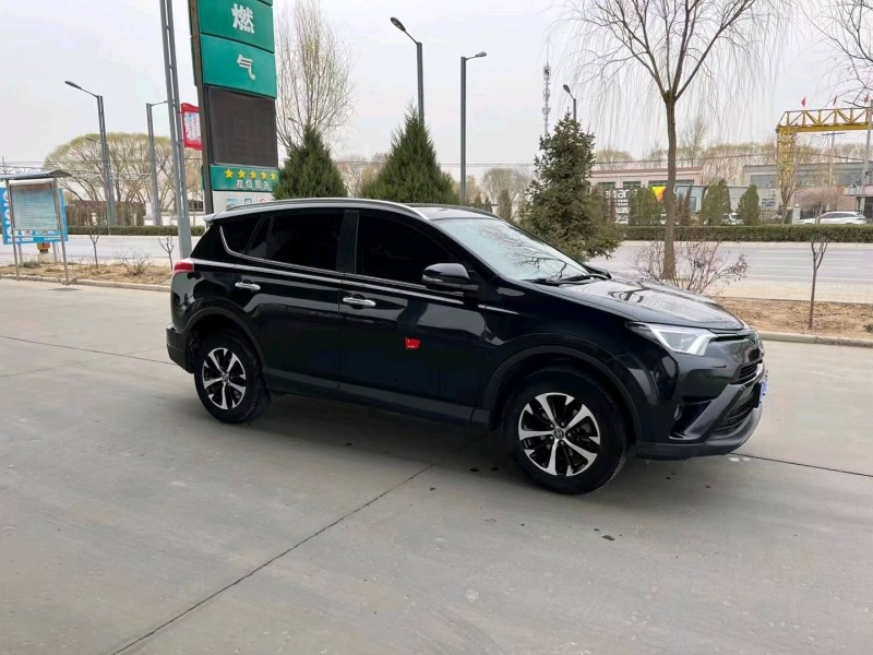 榆林19年丰田RAV42