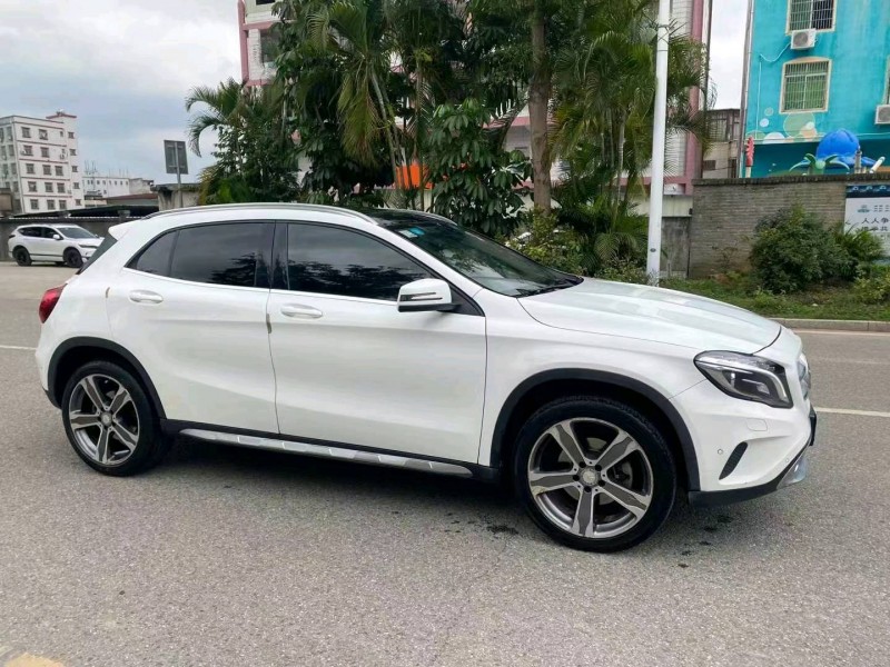 深圳16年奔驰GLA7