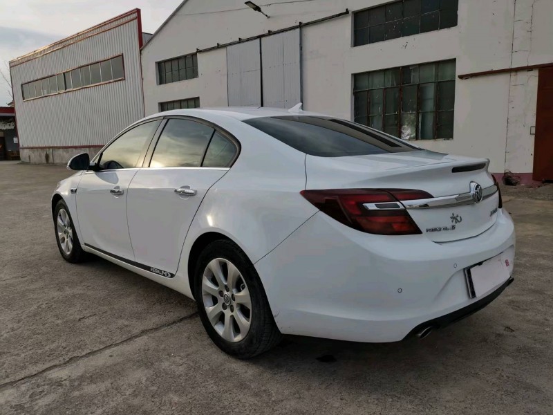 徐州17年别克君威8