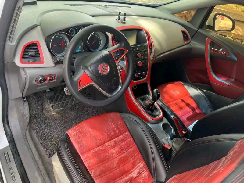 青岛13年别克英朗5