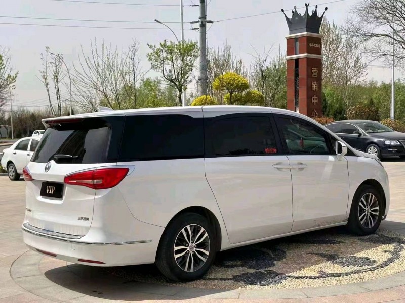 青岛18年别克GL87