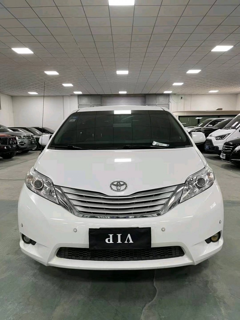 廊坊14年丰田塞纳1