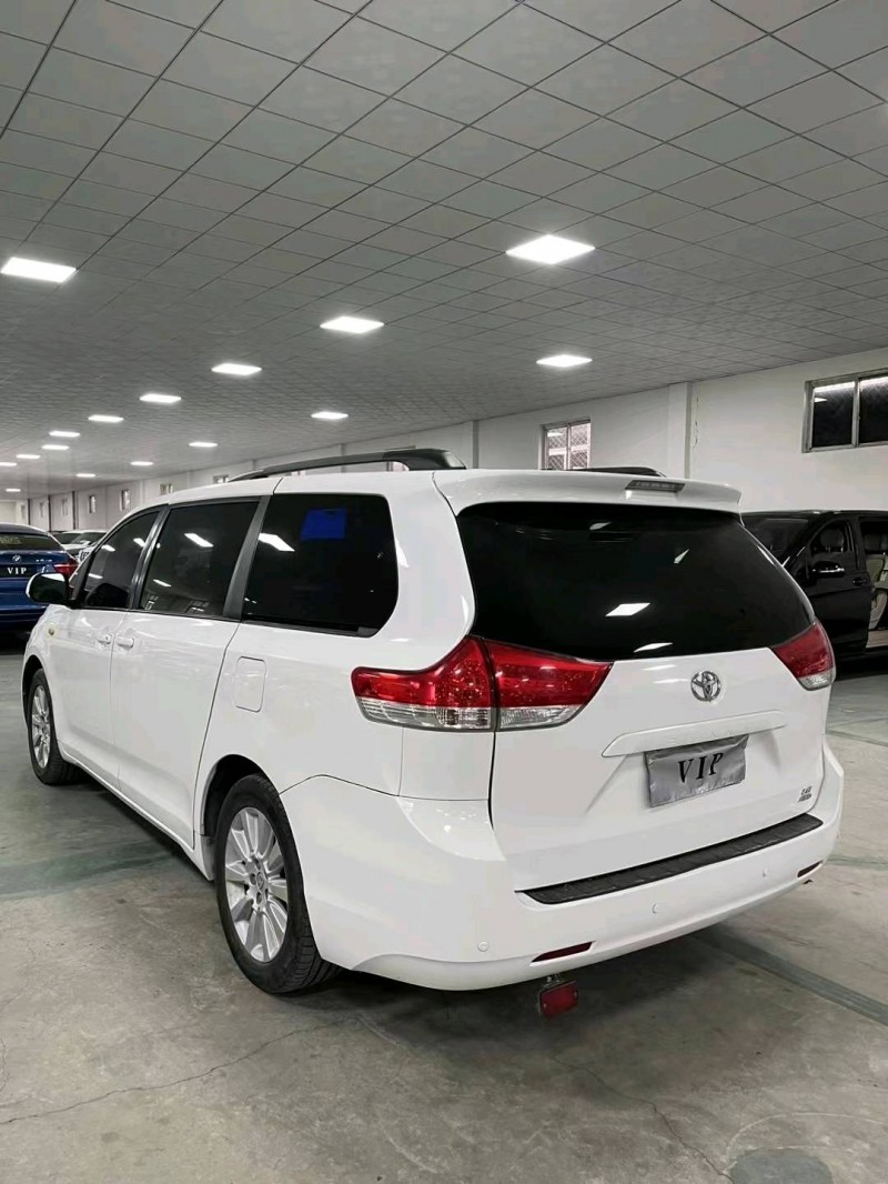 廊坊14年丰田塞纳7