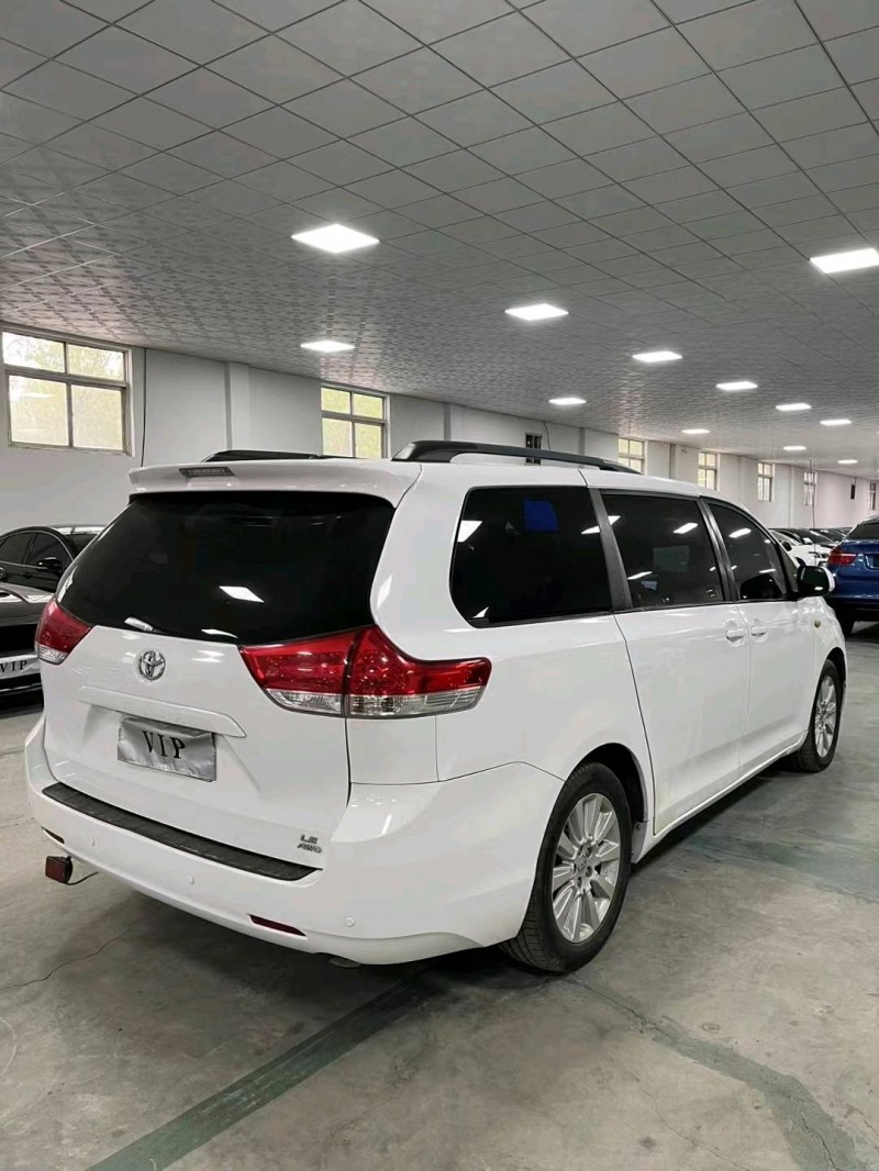 廊坊14年丰田塞纳8