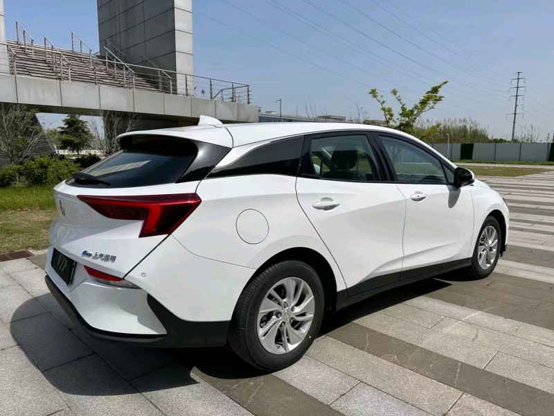 盐城23年别克微蓝4