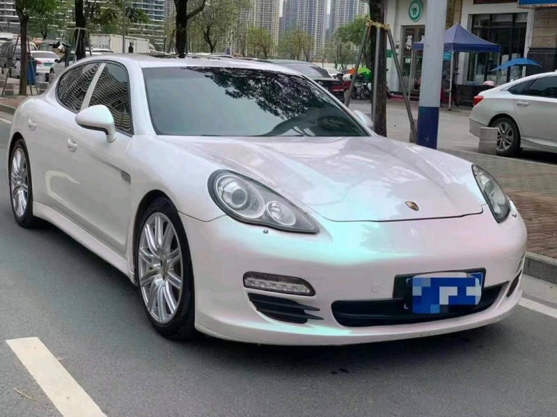 广州10年保时捷帕拉梅拉2