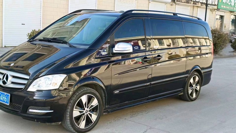 青岛15年奔驰唯雅诺3