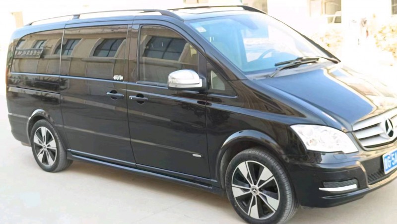 青岛15年奔驰唯雅诺2