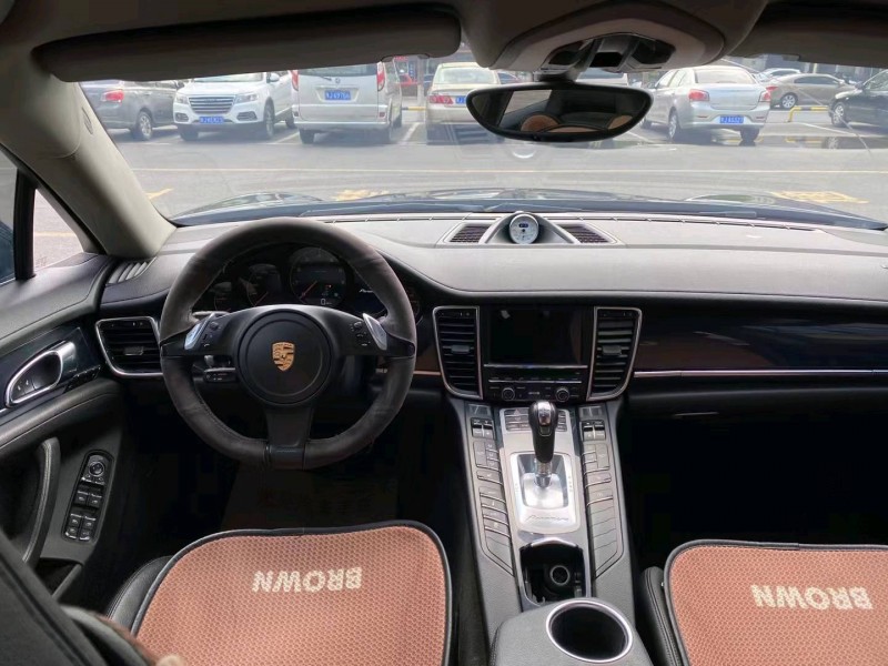 宜昌13年保时捷帕拉梅拉8