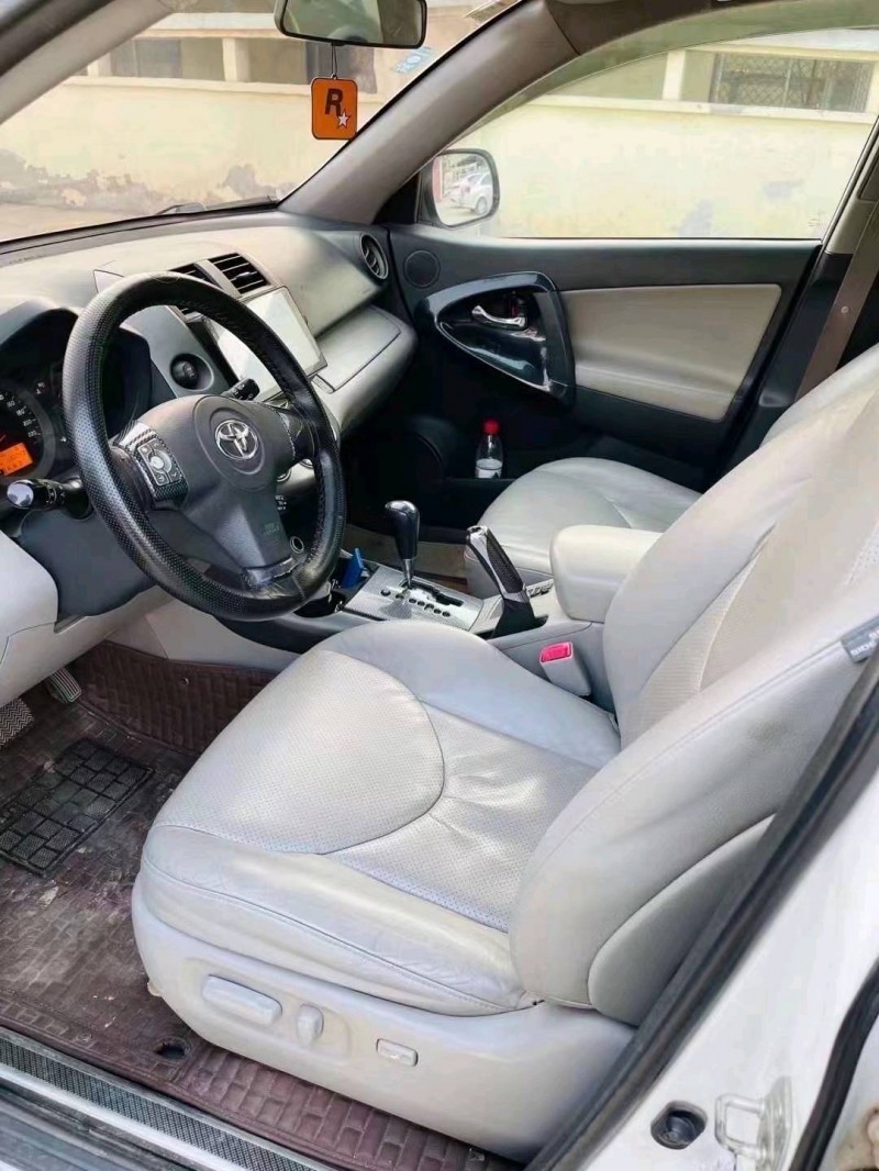 青岛10年丰田RAV4荣放9