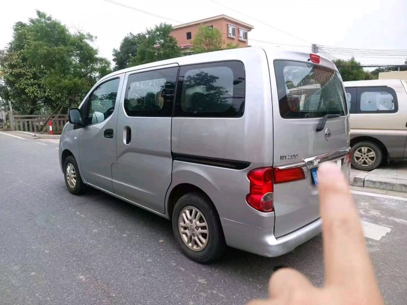 深圳12年日产NV2008