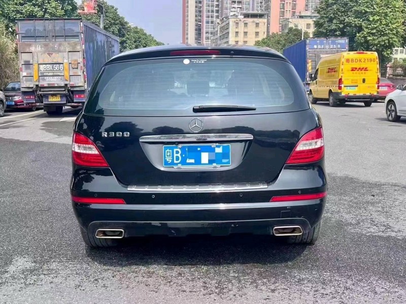 广州13年奔驰R9