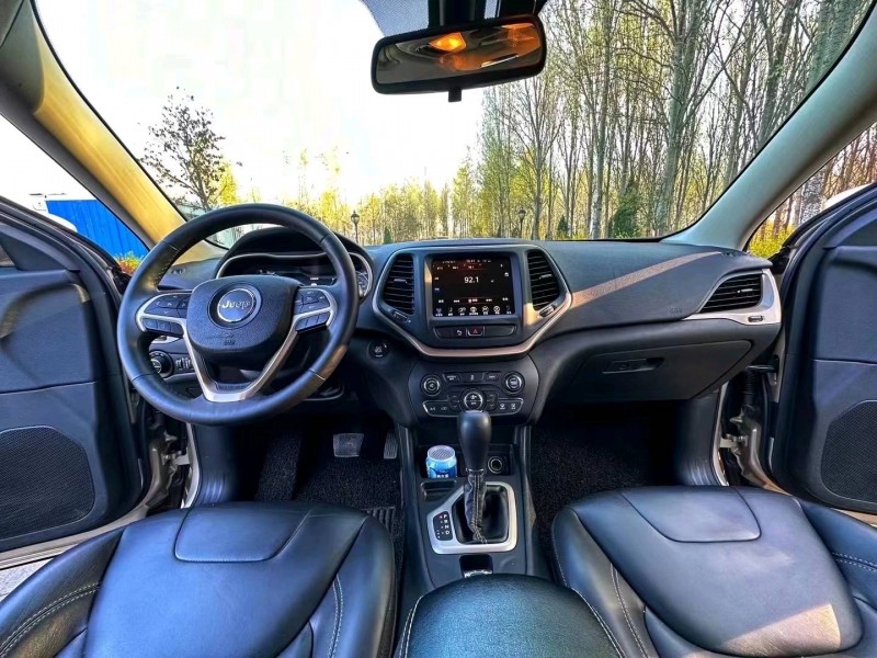 淄博16年Jeep自由光6