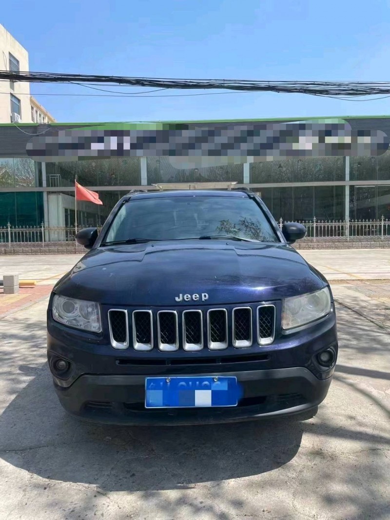 青岛12年Jeep指南者1