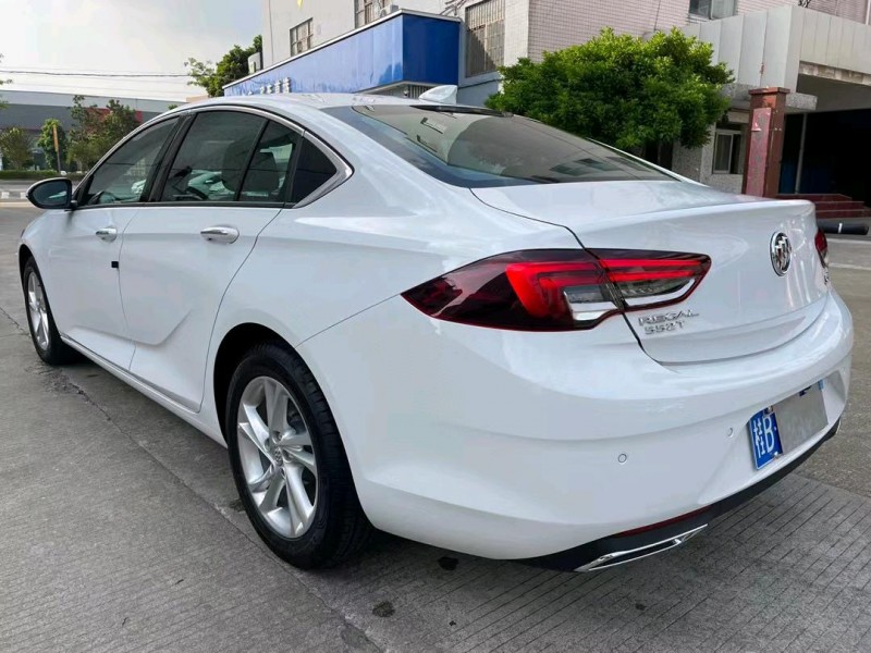 中山22年别克君威5