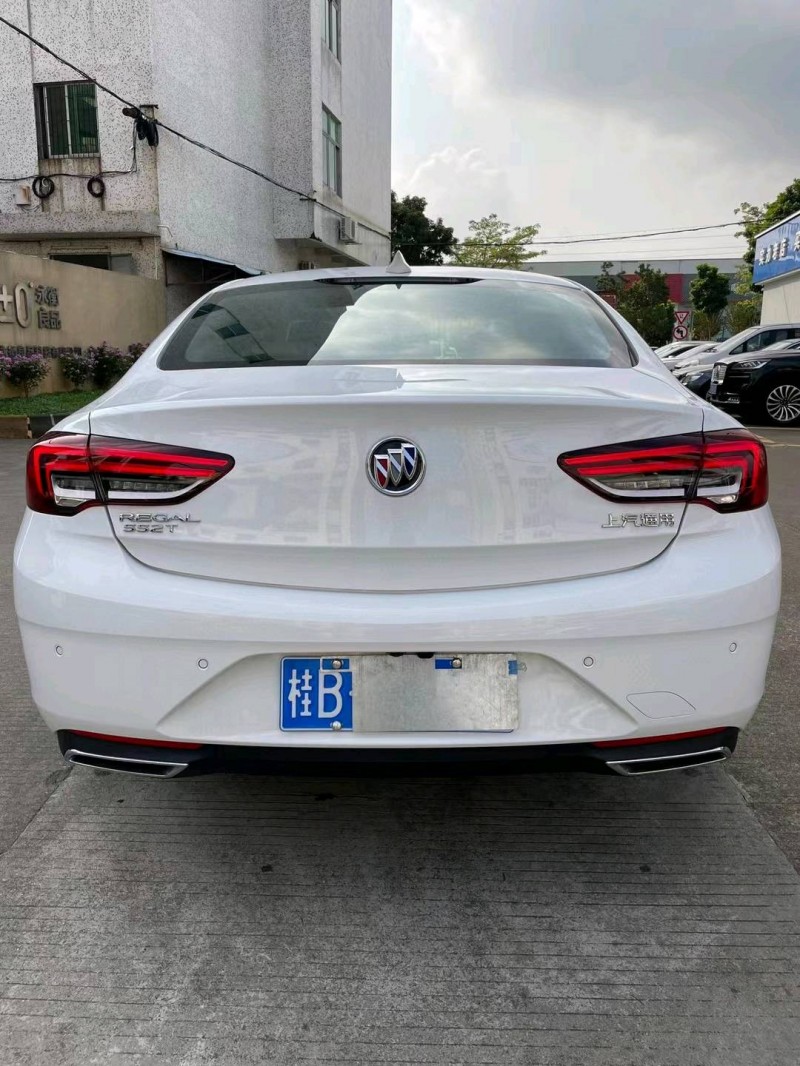 中山22年别克君威9