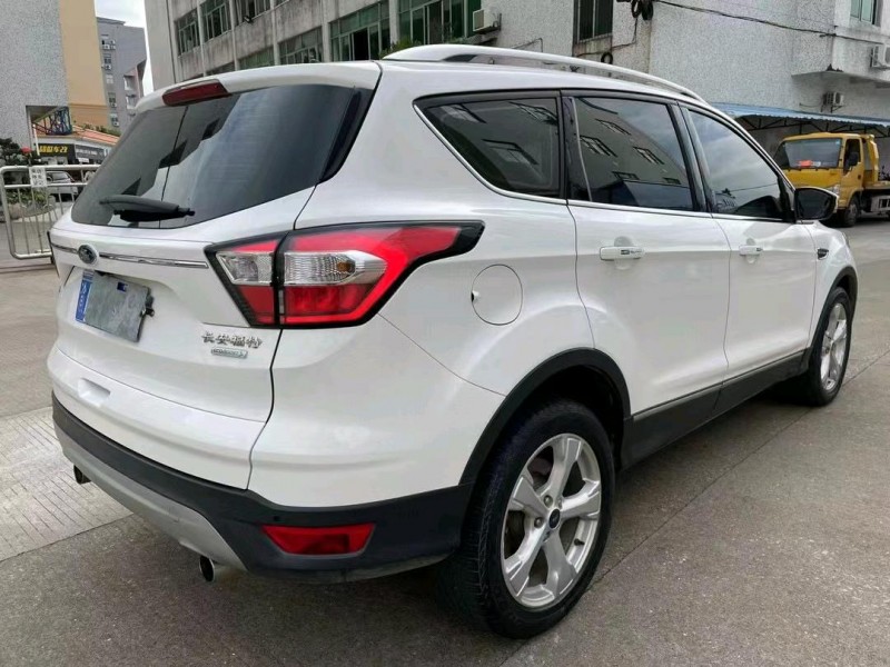 中山19年福特翼虎3