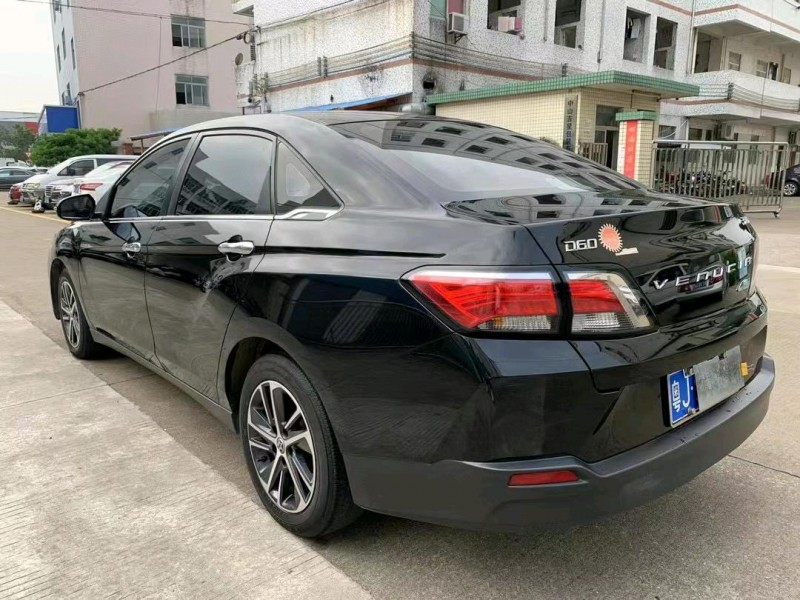 中山18年启辰D605