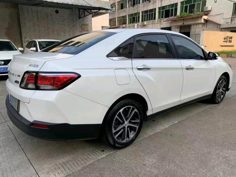 中山19年启辰D605