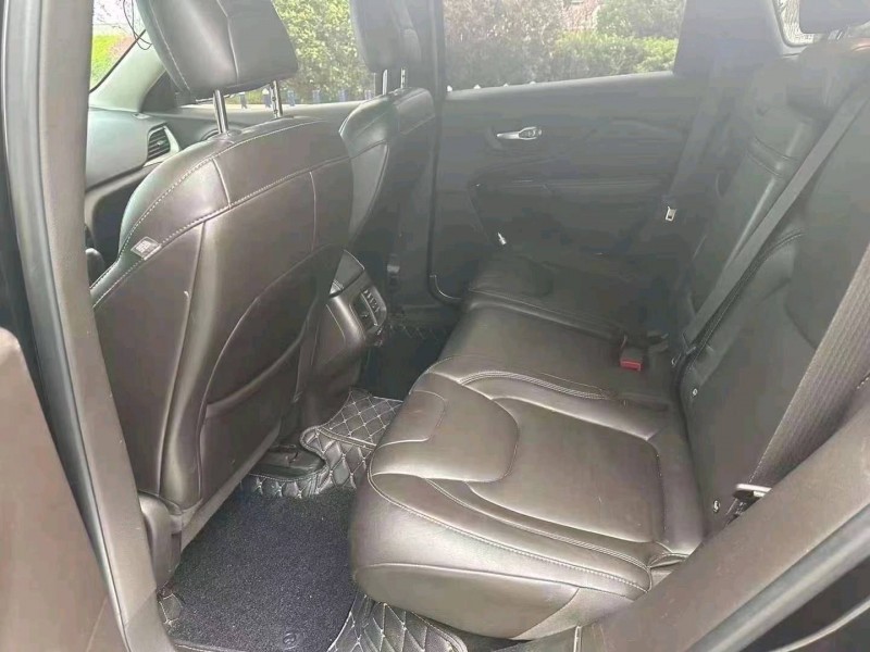 济南15年Jeep自由光7
