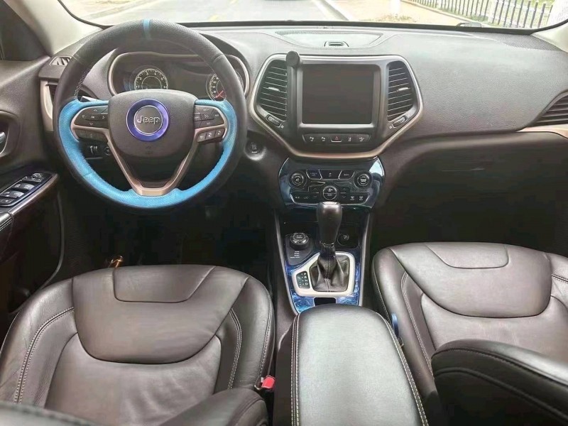 济南15年Jeep自由光9