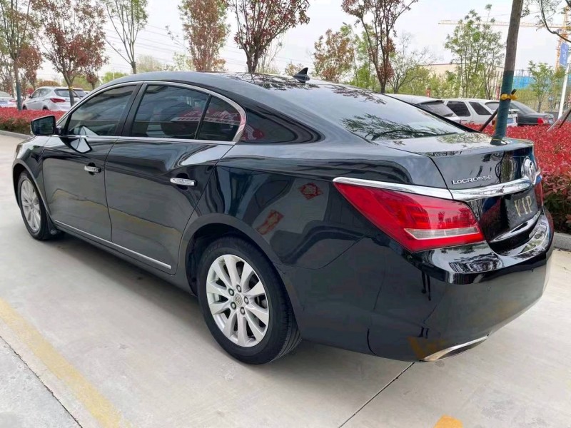 济宁16年别克君越7