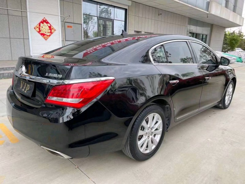 济宁16年别克君越8