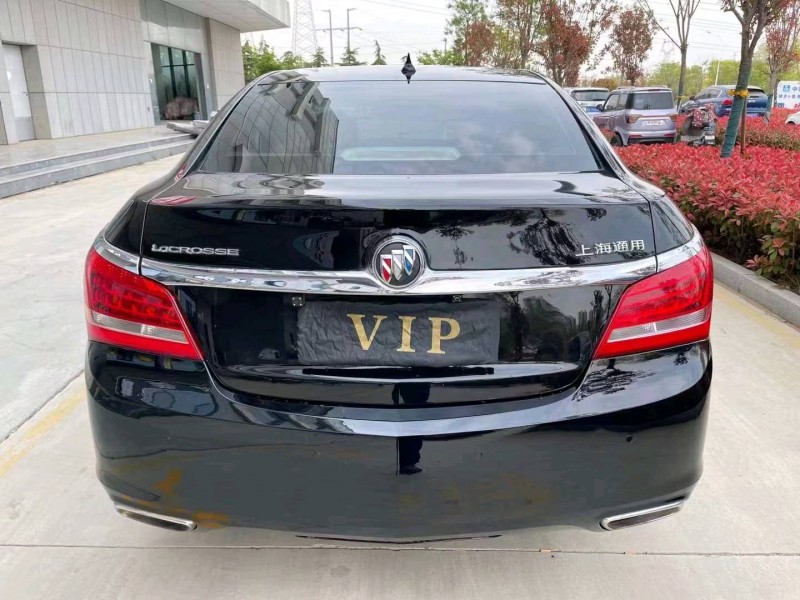 济宁16年别克君越9