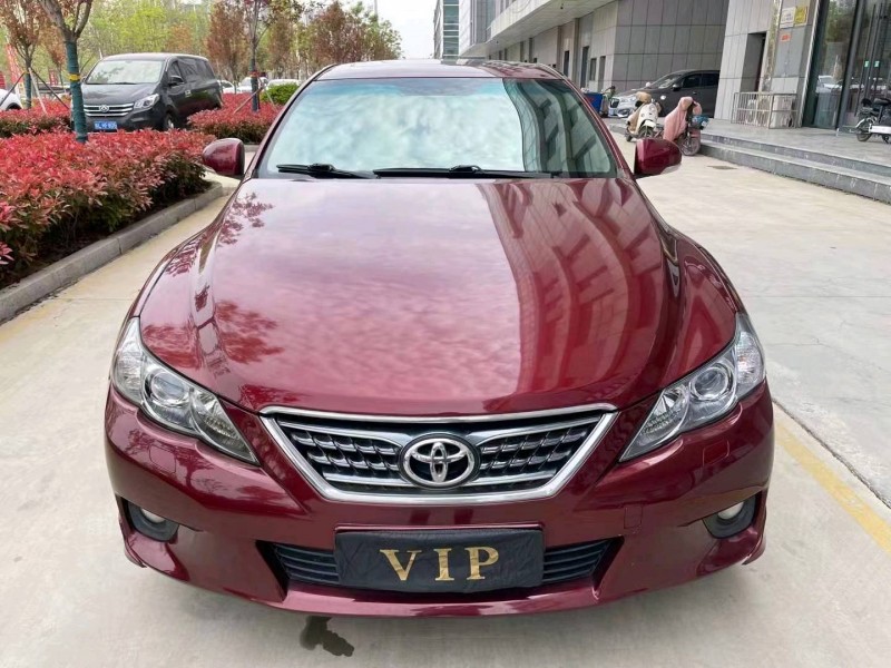 济宁12年丰田锐志1