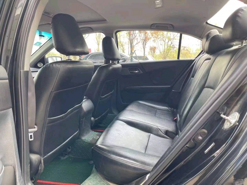 济宁14年本田雅阁4